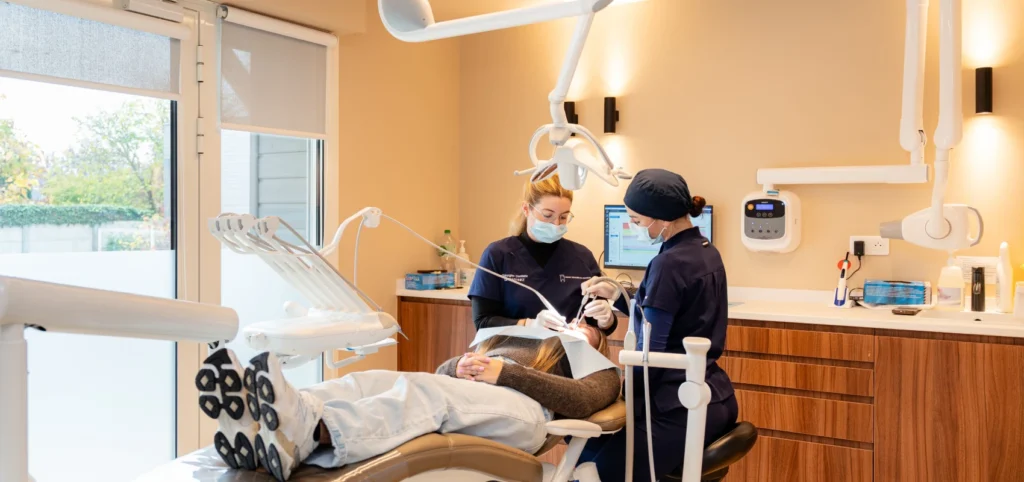 aranzazu martinez dentiste gisors soin gencives Dr Aranzazu MARTINEZ Cabinet du château - Dr Simon KOENIG